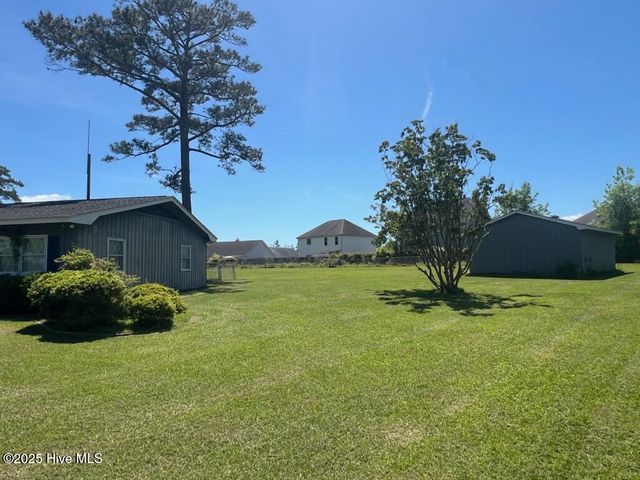 141 W Thomas Drive, Jacksonville, NC 28546