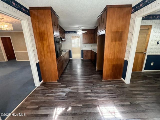 141 W Thomas Drive, Jacksonville, NC 28546
