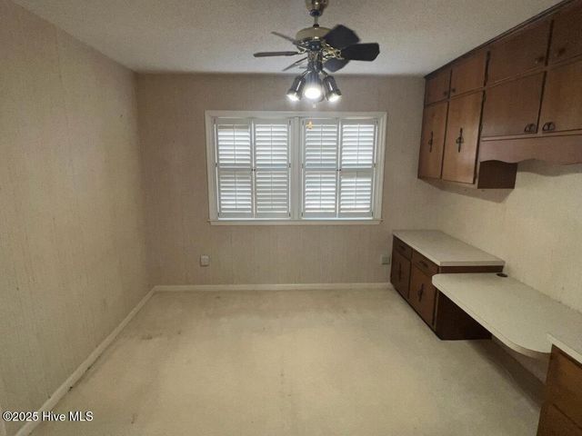 141 W Thomas Drive, Jacksonville, NC 28546