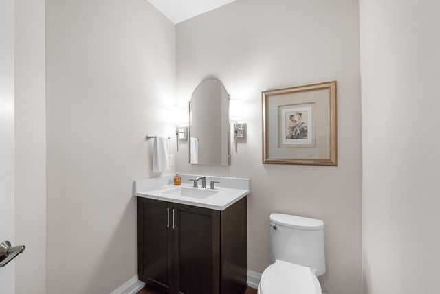 3750 W Pine View COURT, Mequon, WI 53097