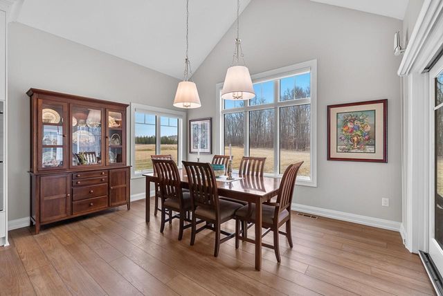 3750 W Pine View COURT, Mequon, WI 53097