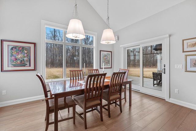 3750 W Pine View COURT, Mequon, WI 53097