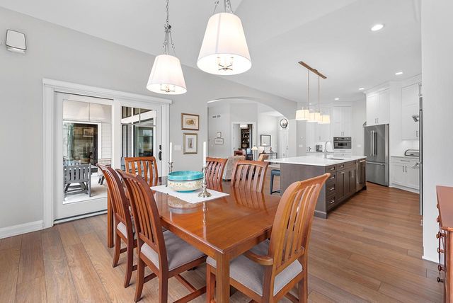 3750 W Pine View COURT, Mequon, WI 53097