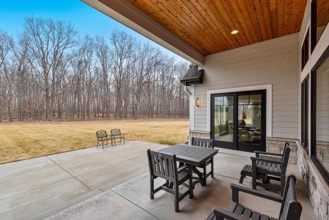 3750 W Pine View COURT, Mequon, WI 53097