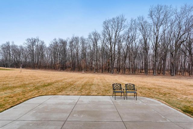 3750 W Pine View COURT, Mequon, WI 53097
