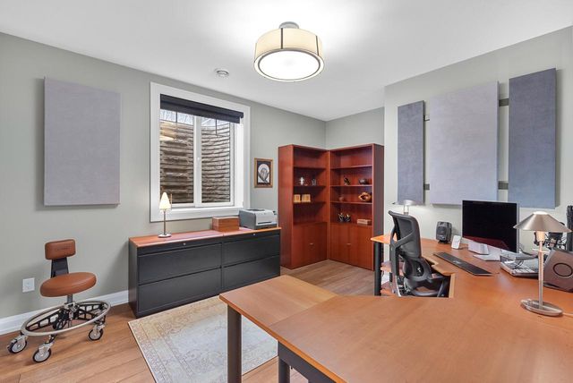 3750 W Pine View COURT, Mequon, WI 53097