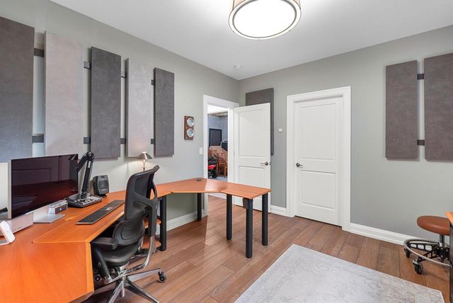 3750 W Pine View COURT, Mequon, WI 53097