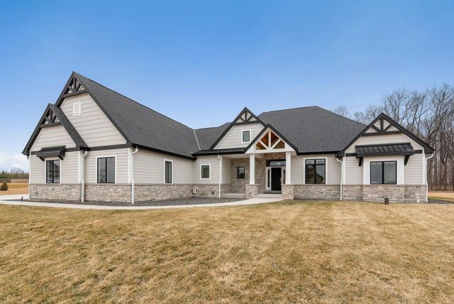 3750 W Pine View COURT, Mequon, WI 53097