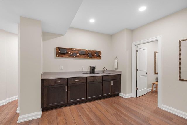 3750 W Pine View COURT, Mequon, WI 53097