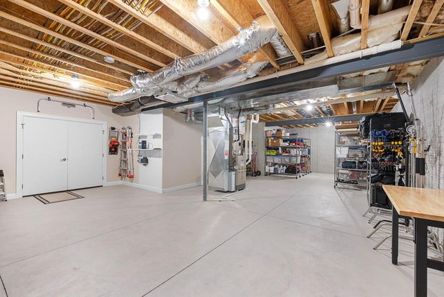 3750 W Pine View COURT, Mequon, WI 53097