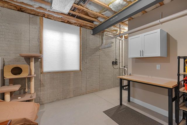 3750 W Pine View COURT, Mequon, WI 53097