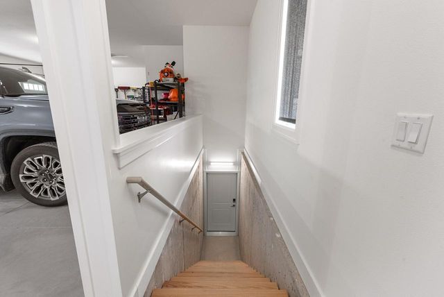 3750 W Pine View COURT, Mequon, WI 53097