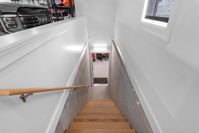 3750 W Pine View COURT, Mequon, WI 53097