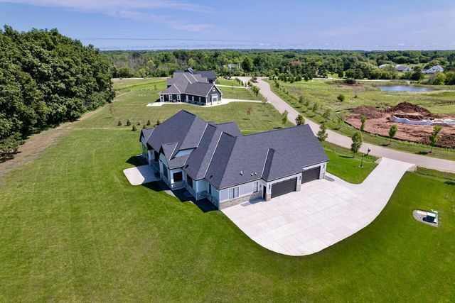 3750 W Pine View COURT, Mequon, WI 53097