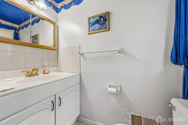 26 Bradford Road, East Brunswick, NJ 08816