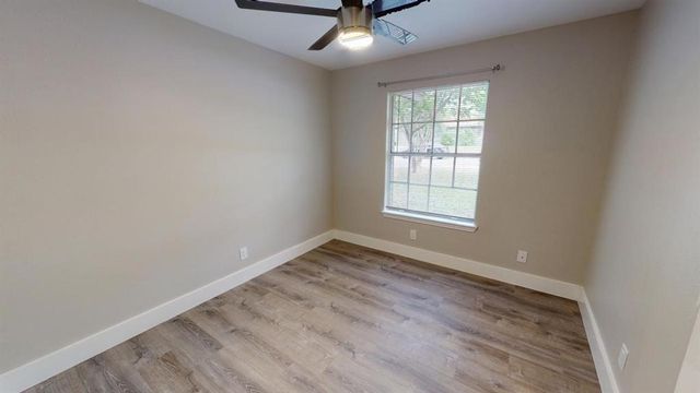 8700 Parkfield DR, Austin, TX 78758