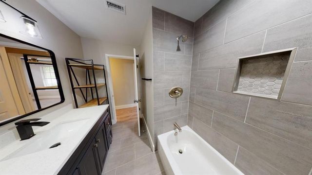 8700 Parkfield DR, Austin, TX 78758