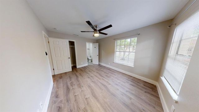 8700 Parkfield DR, Austin, TX 78758