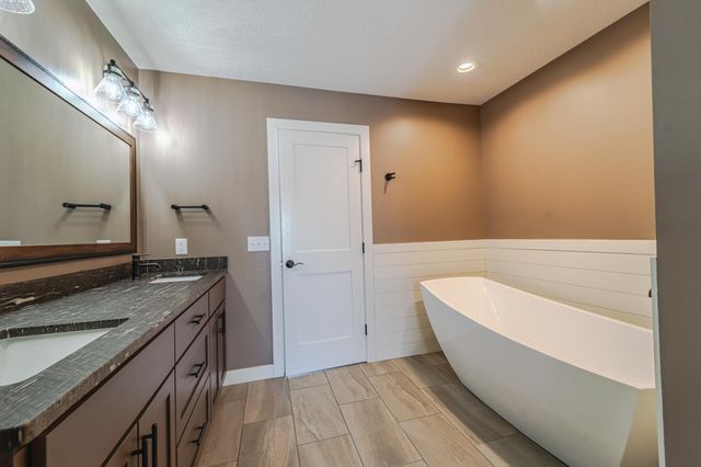 20791 Gemini Trail, Lakeville, MN 55044