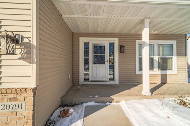 20791 Gemini Trail, Lakeville, MN 55044