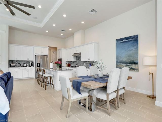 9288 Cayman DR, Naples, FL 34114