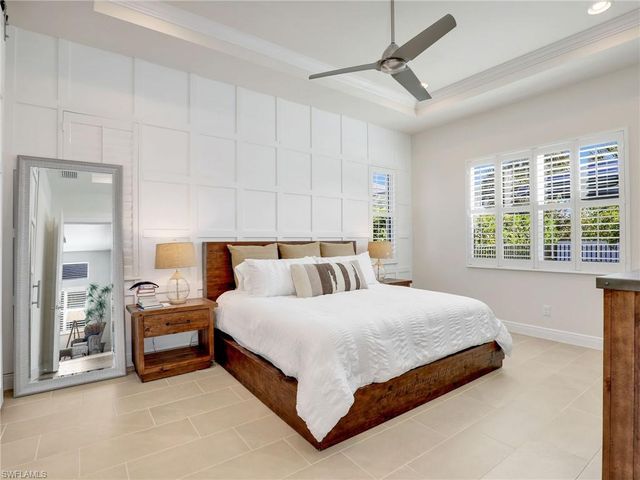 9288 Cayman DR, Naples, FL 34114