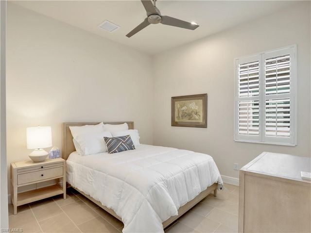 9288 Cayman DR, Naples, FL 34114