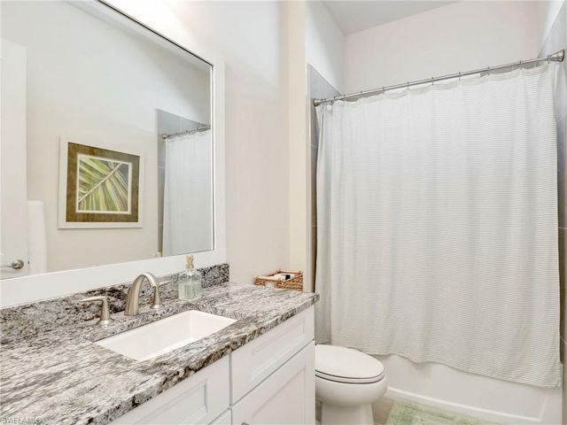 9288 Cayman DR, Naples, FL 34114