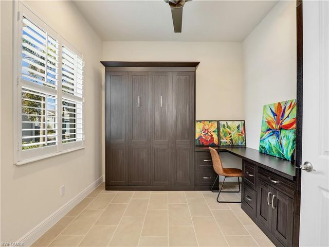 9288 Cayman DR, Naples, FL 34114