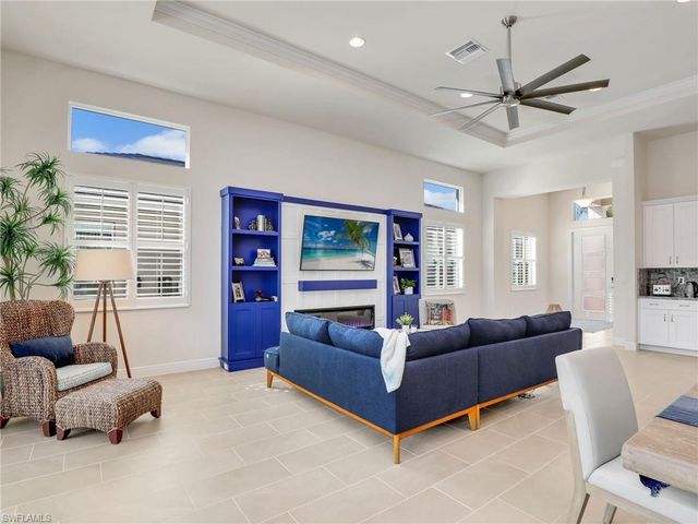 9288 Cayman DR, Naples, FL 34114