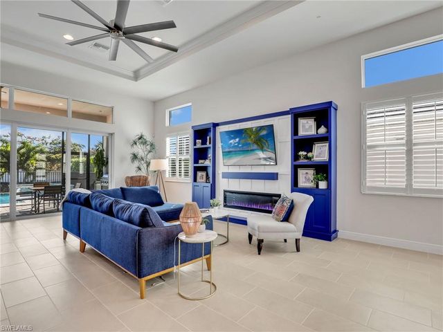 9288 Cayman DR, Naples, FL 34114