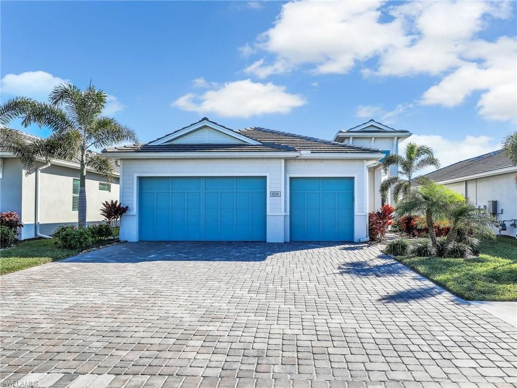 9288 Cayman DR, Naples, FL 34114