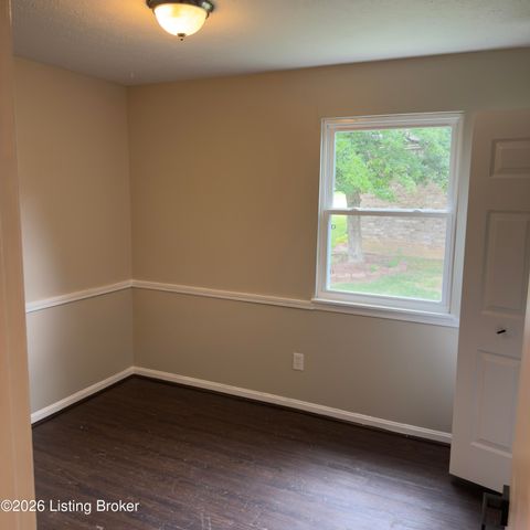 6623 Holly Lake Dr, Louisville, KY 40291