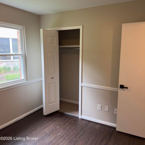 6623 Holly Lake Dr, Louisville, KY 40291