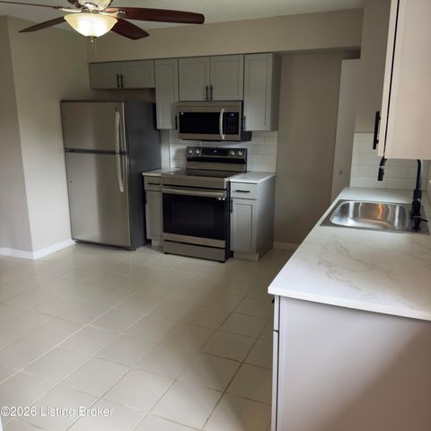 6623 Holly Lake Dr, Louisville, KY 40291