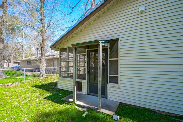 123 Cypress Lane, Conroe, TX 77301