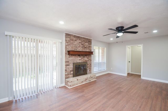 123 Cypress Lane, Conroe, TX 77301
