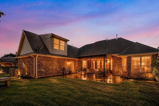 4915 Westchester Drive, Fulshear, TX 77441