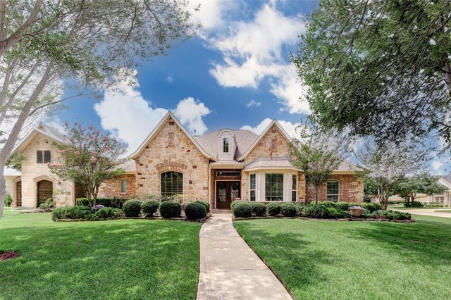 4915 Westchester Drive, Fulshear, TX 77441