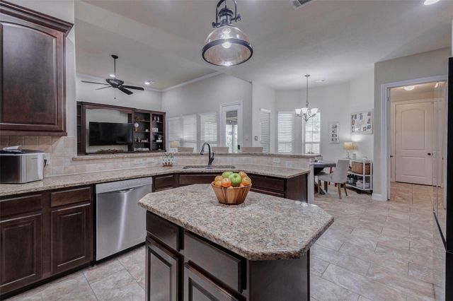 4915 Westchester Drive, Fulshear, TX 77441