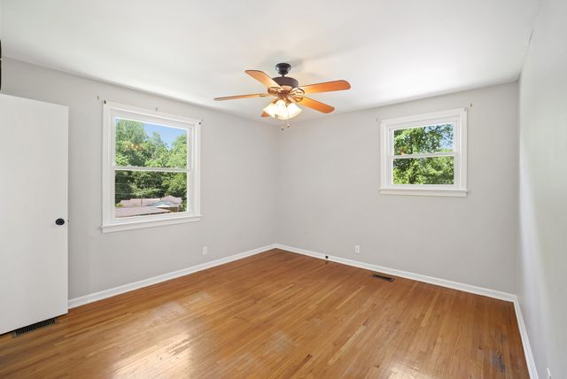 1709 W Elmwood Rd, Clarksville, TN 37040