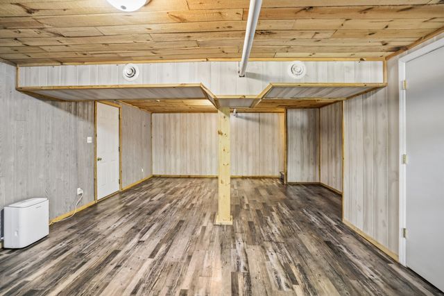 1709 W Elmwood Rd, Clarksville, TN 37040