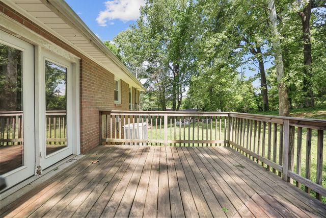 1709 W Elmwood Rd, Clarksville, TN 37040