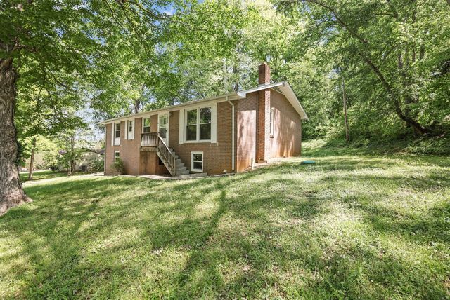 1709 W Elmwood Rd, Clarksville, TN 37040
