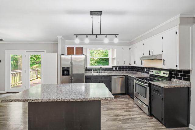 1709 W Elmwood Rd, Clarksville, TN 37040