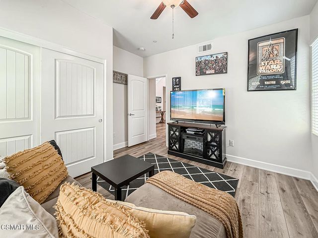 19373 Moriah Lane, Saugus, CA 91350