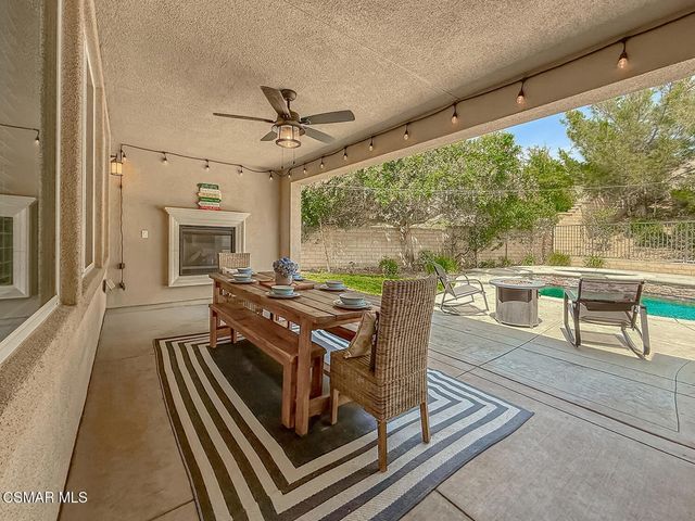 19373 Moriah Lane, Saugus, CA 91350