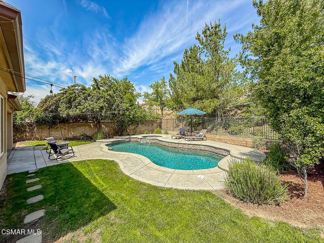 19373 Moriah Lane, Saugus, CA 91350