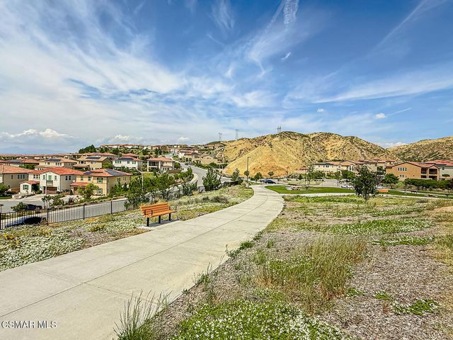 19373 Moriah Lane, Saugus, CA 91350