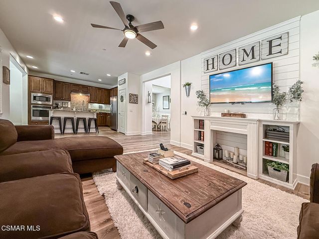 19373 Moriah Lane, Saugus, CA 91350